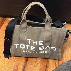 Marc Jacobs  THE TOTE BAG